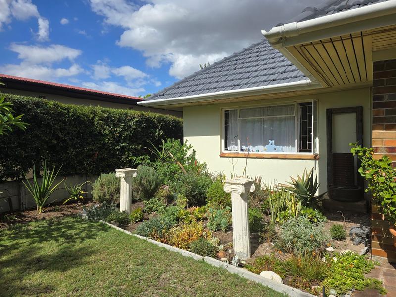 To Let 3 Bedroom Property for Rent in Chrismar Western Cape